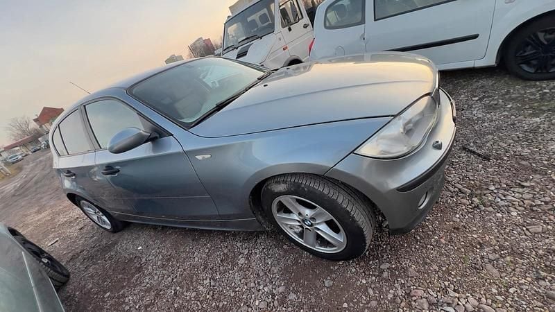 Gebraucht BMW 118 129 PS (94 kW) 2005 Silber Kleinwagen