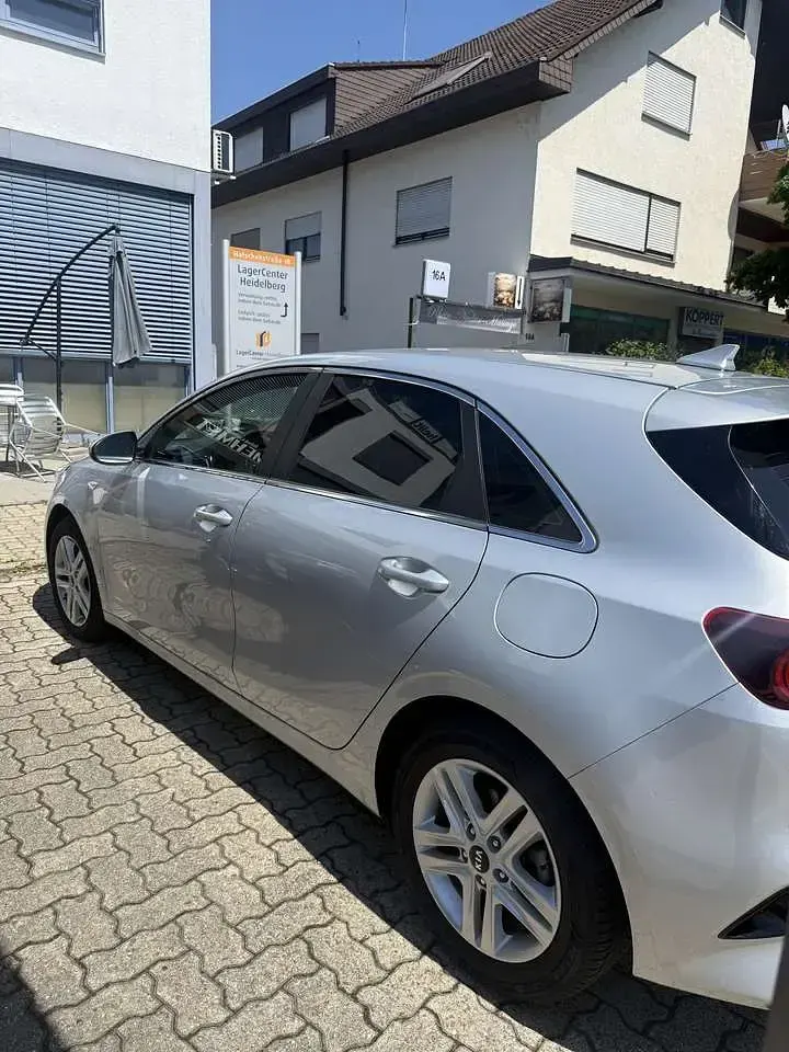 Gebraucht Kia Ceed Vision 136 PS (100 kW) 2021 Grau Kleinwagen