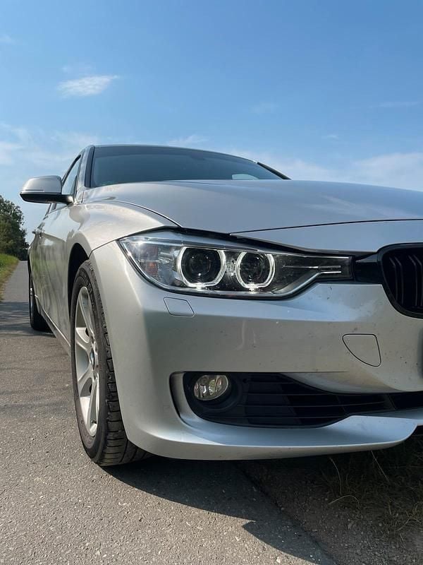 Gebraucht BMW 328 245 PS (180 kW) 2012 Silber Limousine