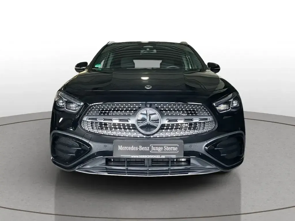 Gebraucht Mercedes GLA200 AMG line 163 PS (119 kW) 2025 Unilack nachtschwarz SUV