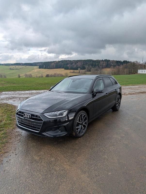 Gebraucht Audi A4 Ambiente 163 PS (119 kW) 2020 Schwarz Kombi