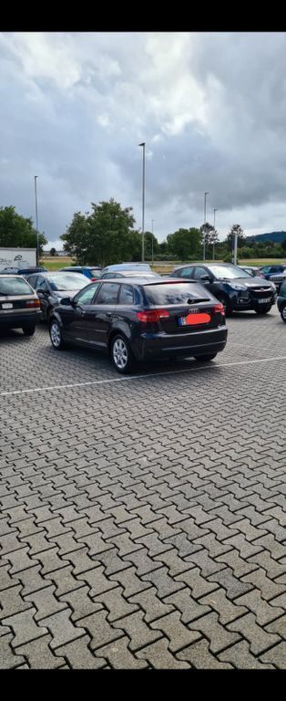 Grau Gebraucht 2012 Audi A3 Sportback Ambition Limousine | 9.700 € (Fairer Preis) - Bild 1/4