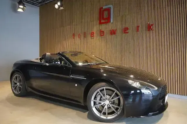 Gebraucht Aston Martin V8 Vantage 426 PS (313 kW) 2014 Schwarz Cabrio