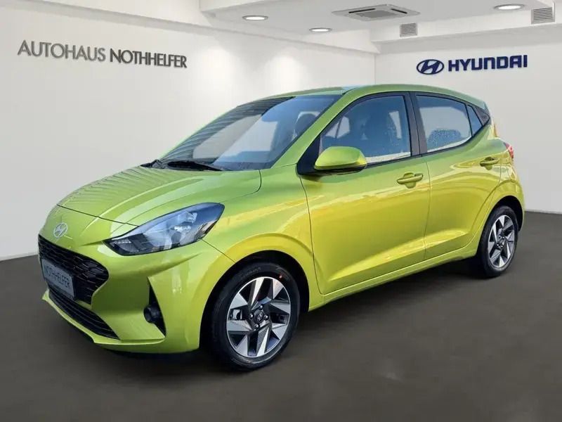 Lucid lime / met Gebraucht 2025 Hyundai i10 Trend Kleinwagen | 15.990 € (Fairer Preis) - Bild 1/1