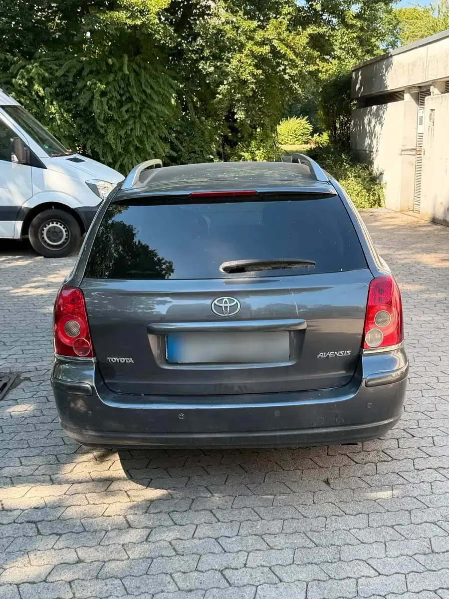 Gebraucht Toyota Avensis T2 189 PS (139 kW) 2008 Grau Limousine