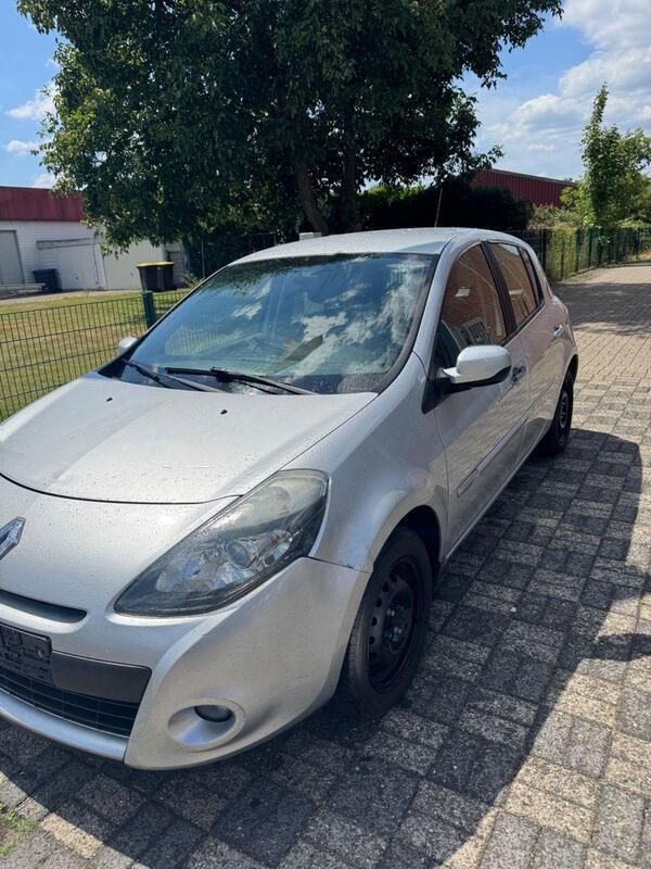 Silber Gebraucht 2009 Renault Clio II Expression Kleinwagen | 1.999 € (Guter Preis) - Bild 1/4