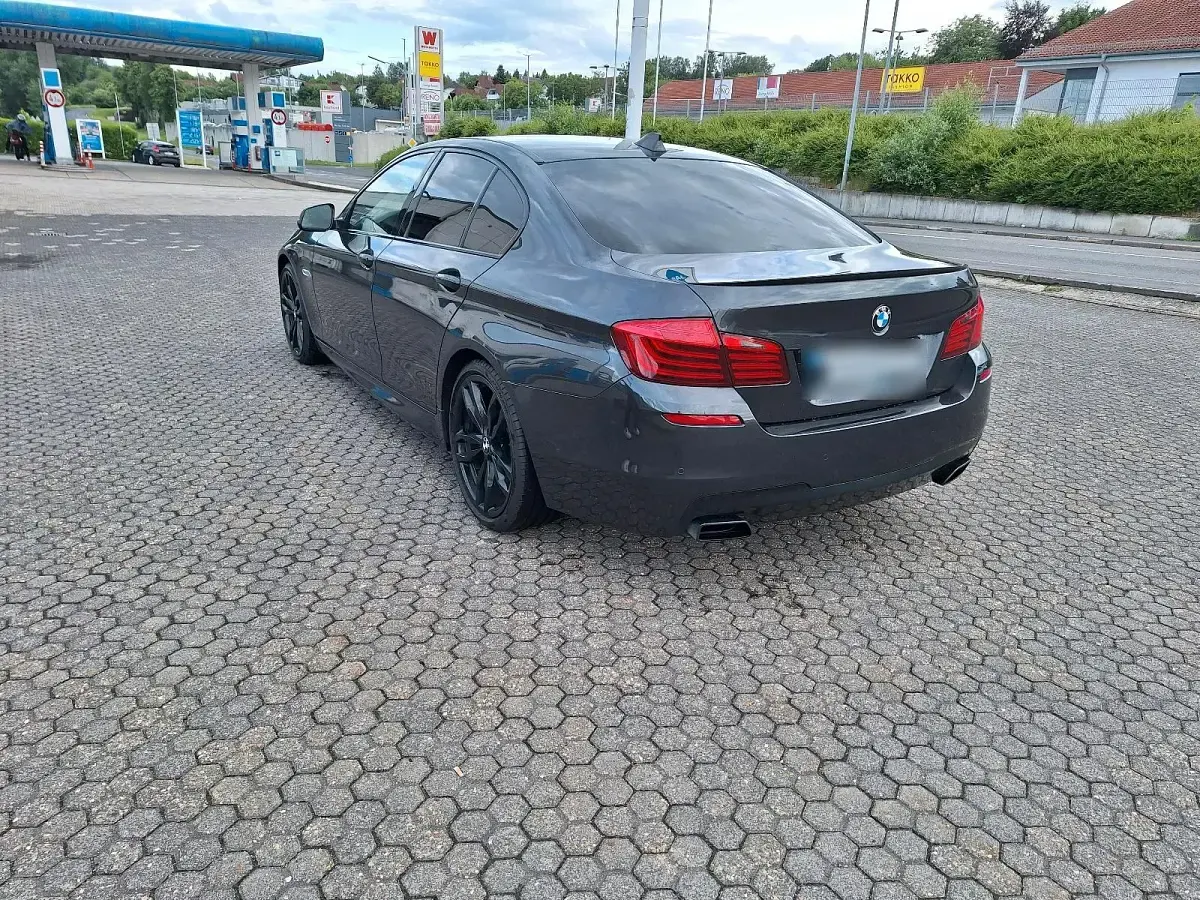 Gebraucht BMW M550 381 PS (280 kW) 2014 Grau Limousine