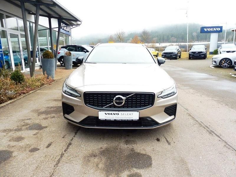 Gebraucht Volvo V60 Plus 335 PS (246 kW) 2022 Bright dusk Kombi