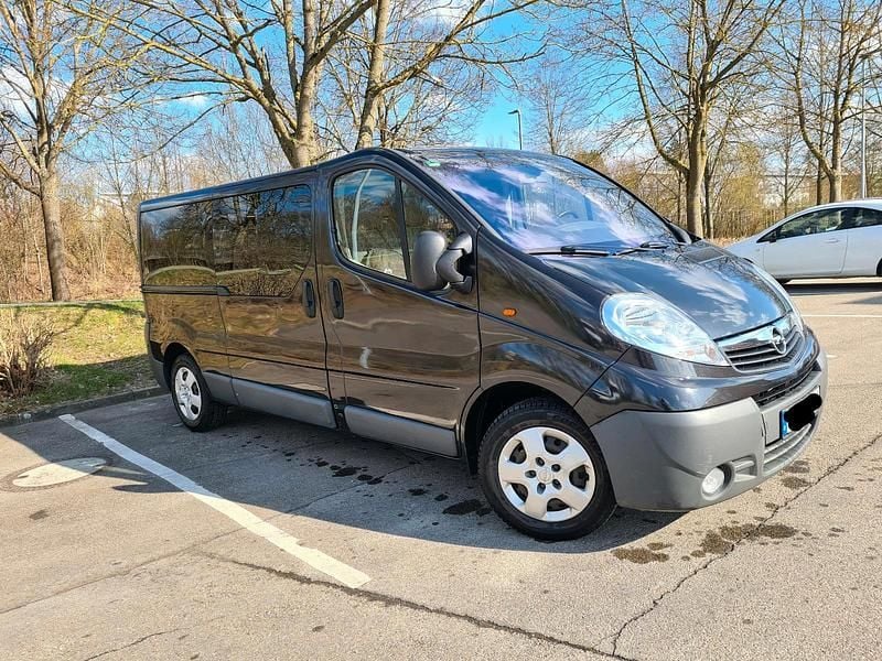 Gebraucht Opel Vivaro 114 PS (83 kW) 2015 Schwarz Van / Kleinbus
