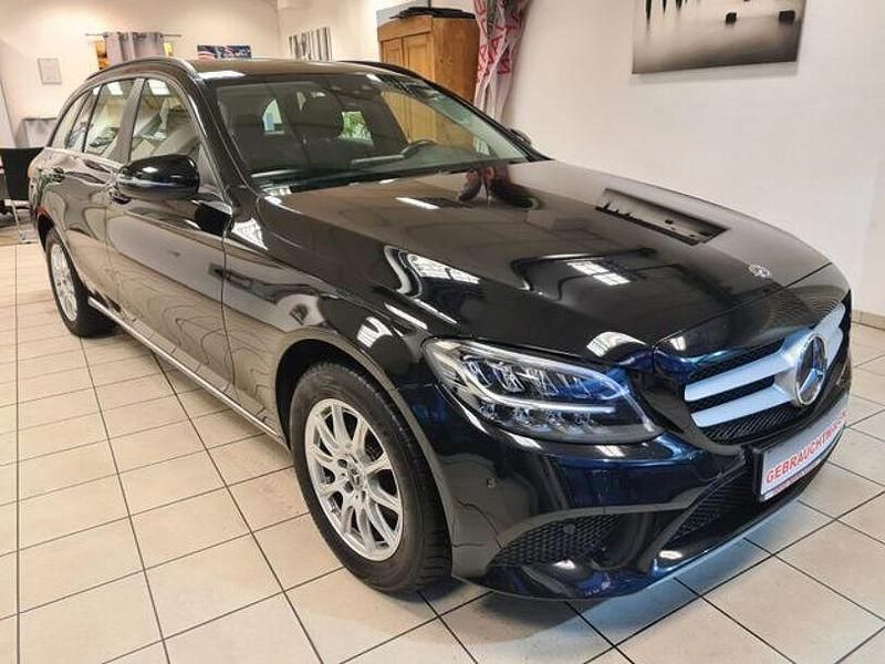 Gebraucht Mercedes C180 149 PS (109 kW) 2021 Schwarz Kombi