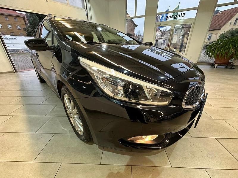 Gebraucht Kia Ceed Sportswagon 99 PS (72 kW) 2013 Schwarz Kombi