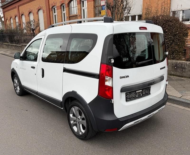 Gebraucht Dacia Dokker Stepway 116 PS (85 kW) 2016 Weiß Van / Kleinbus