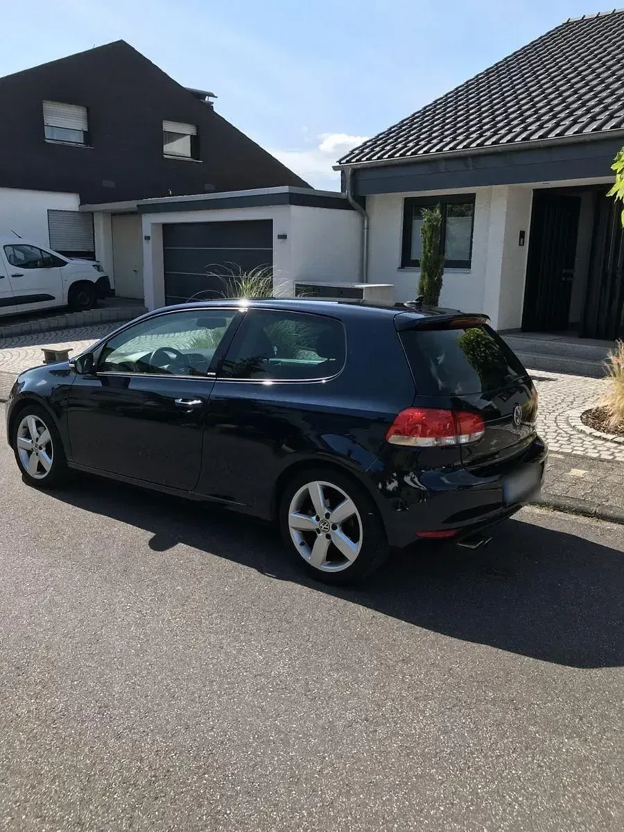 Gebraucht VW Golf VI Style 122 PS (89 kW) 2011 Blau Kleinwagen
