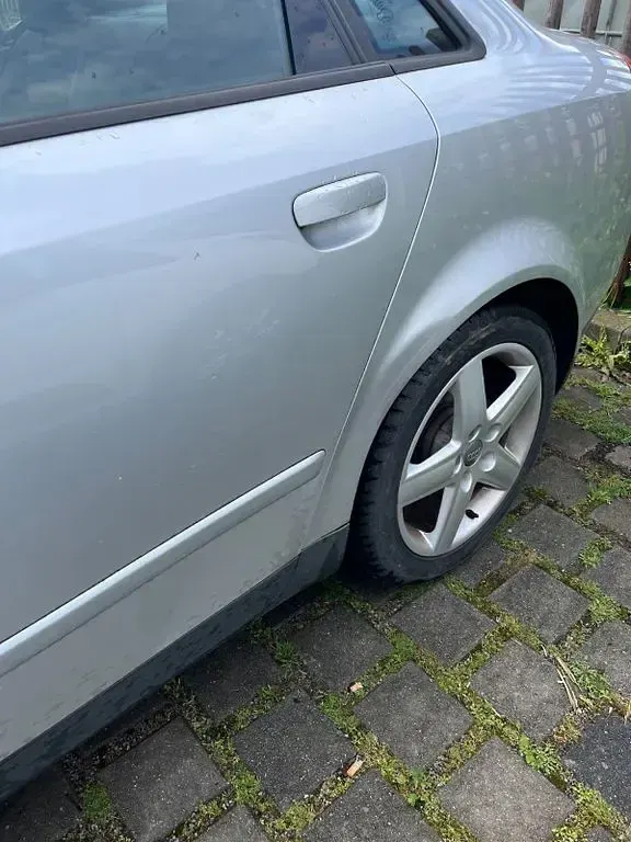 Używany Audi A4 131 KM (96 kW) 2001 Srebrny Sedan/Limuzyna