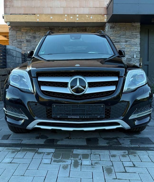 Schwarz Gebraucht 2013 Mercedes GLK250 SUV | 12.999 € (Fairer Preis) - Bild 1/4