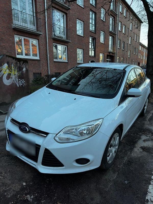 Gebraucht Ford Focus Trend 125 PS (91 kW) 2013 Weiß Limousine