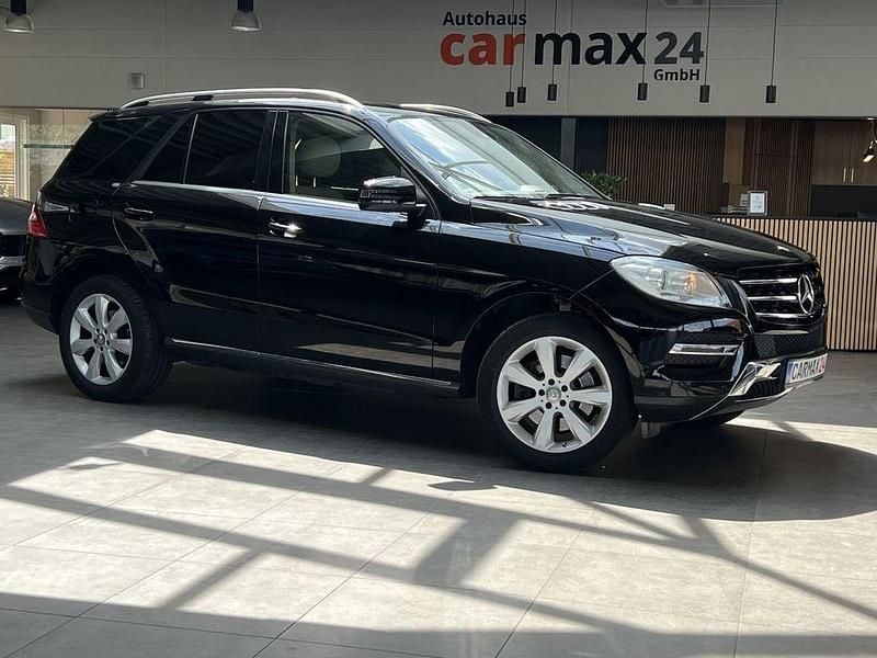 Schwarz unilack Gebraucht 2014 Mercedes ML350 SUV | 24.970 € (Fairer Preis) - Bild 1/3