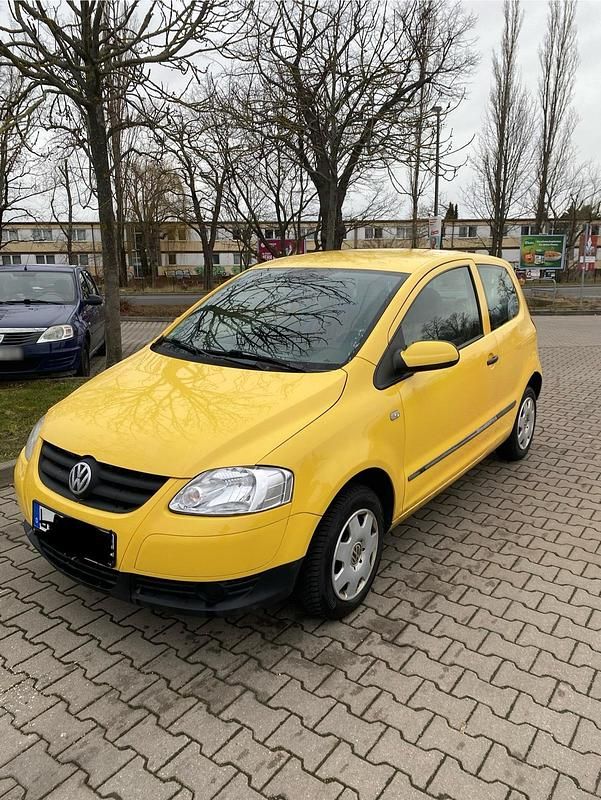 Gebraucht VW Fox 54 PS (39 kW) 2006 Gelb Kleinwagen