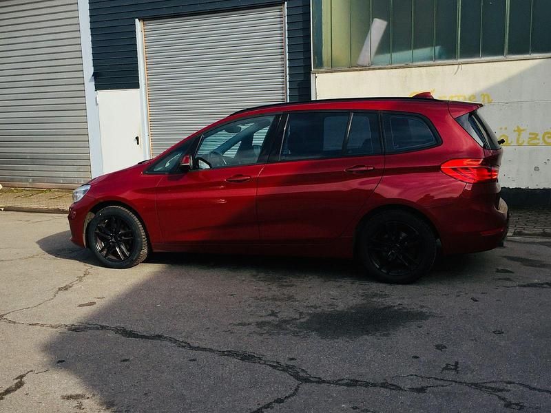 Gebraucht BMW 216 Gran Tourer 116 PS (85 kW) 2016 Rot Van / Kleinbus