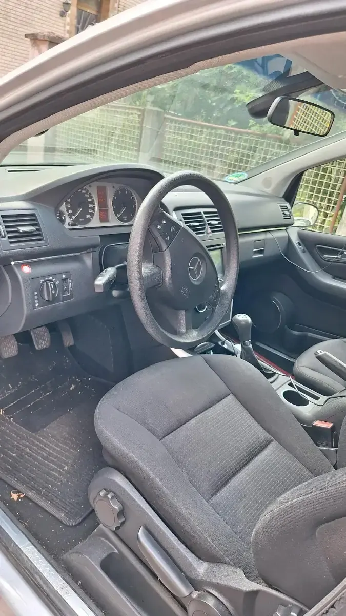 Gebraucht Mercedes B150 95 PS (69 kW) 2006 Silber Van / Kleinbus