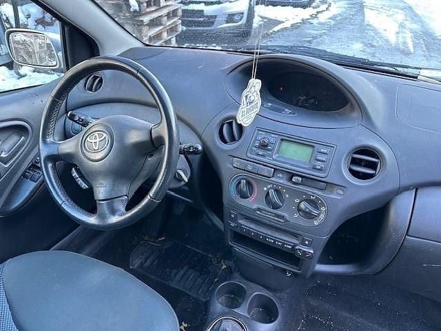 Gebraucht Toyota Yaris Edition 87 PS (63 kW) 2005 Silber Kleinwagen