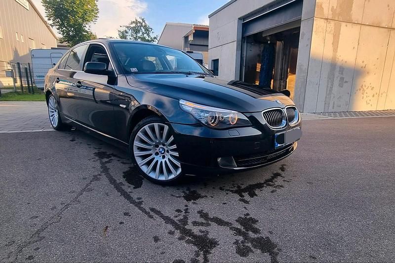 Schwarz Gebraucht 2008 BMW 535 Sport Line Limousine | 11.690 € (Teuer) - Bild 1/4