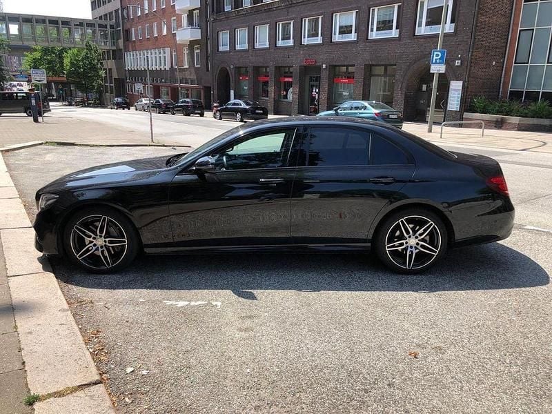 Gebraucht Mercedes E200 AMG line 184 PS (135 kW) 2017 Schwarz Limousine