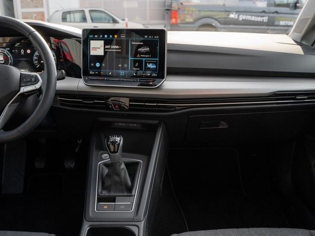 Gebraucht VW Golf VIII R 116 PS (85 kW) 2024 Grau (mondsteingrau) Limousine