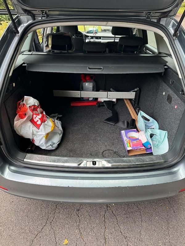 Gebraucht Skoda Superb 140 PS (102 kW) 2012 Grau Kombi