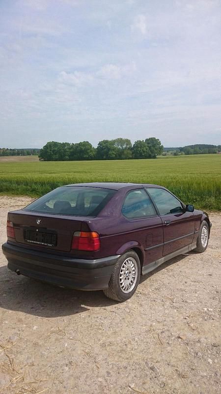 Gebraucht BMW 318 118 PS (86 kW) 1994 Rot Coupé