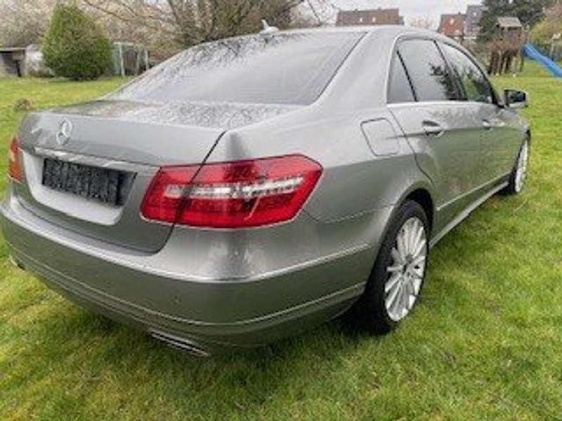Gebraucht Mercedes E200 184 PS (135 kW) 2012 Grau Limousine
