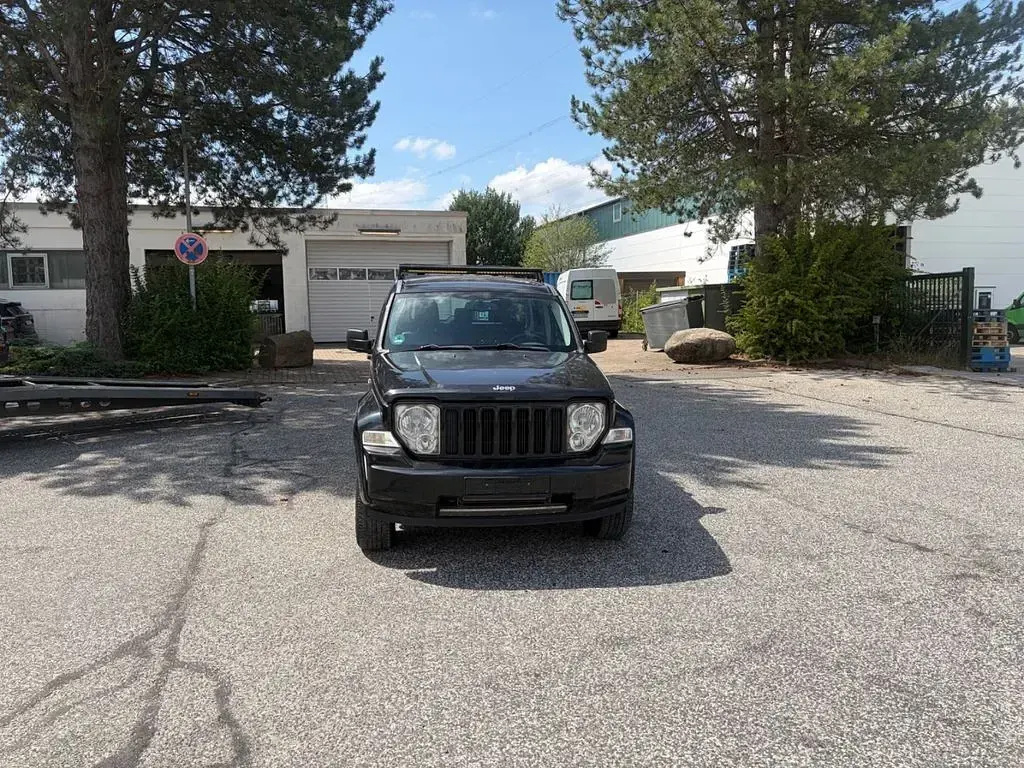 Gebraucht Jeep Cherokee Limited 177 PS (130 kW) 2008 Schwarz SUV