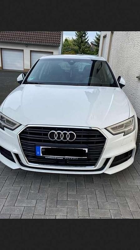 Weiß Gebraucht 2018 Audi A3 Limousine | 11.100 € (Superpreis) - Bild 1/4