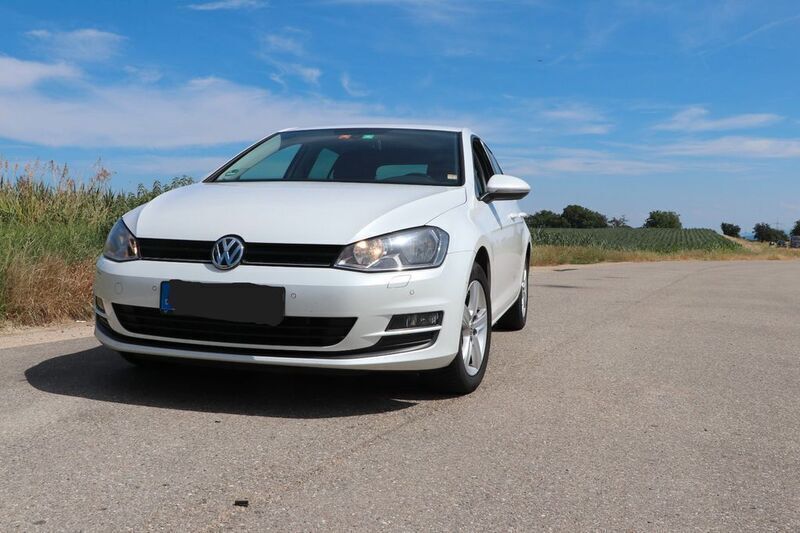 Weiß Gebraucht 2014 VW Golf VII Limousine | 9.000 € (Guter Preis) - Bild 1/4