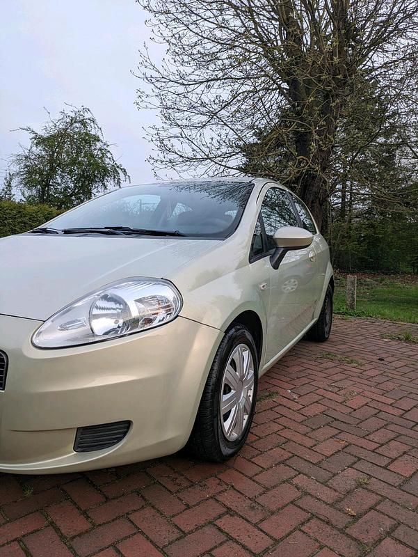 Gelb Gebraucht 2006 Fiat Punto Kleinwagen | 1.900 € - Bild 1/4