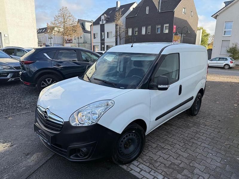Gebraucht Opel Combo 95 PS (69 kW) 2017 Polar white Van / Kleinbus