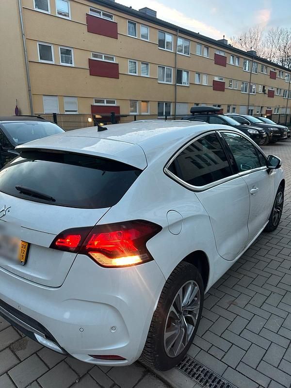 Gebraucht Citroën DS4 So Chic 156 PS (114 kW) 2011 Weiß Kleinwagen