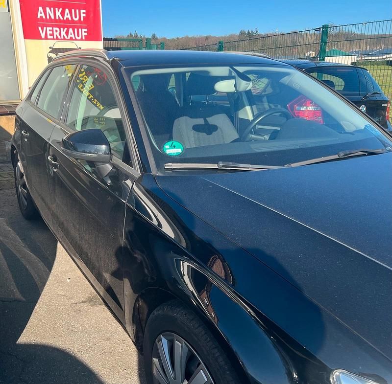 Gebraucht Audi A3 110 PS (80 kW) 2014 Schwarz Limousine