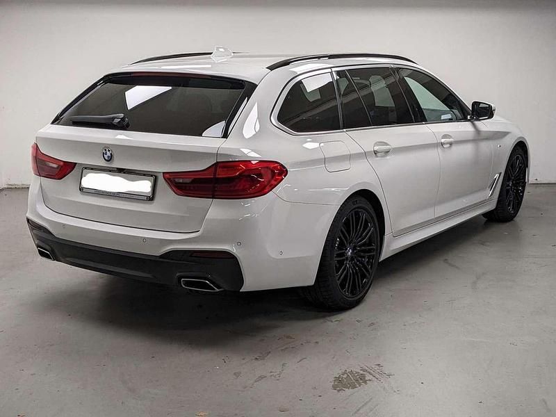 Gebraucht BMW 520 M Sport 190 PS (139 kW) 2020 Weiß Kombi
