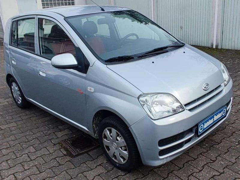 Silber Gebraucht 2006 Daihatsu Cuore Kleinwagen | 3.490 € - Bild 1/4