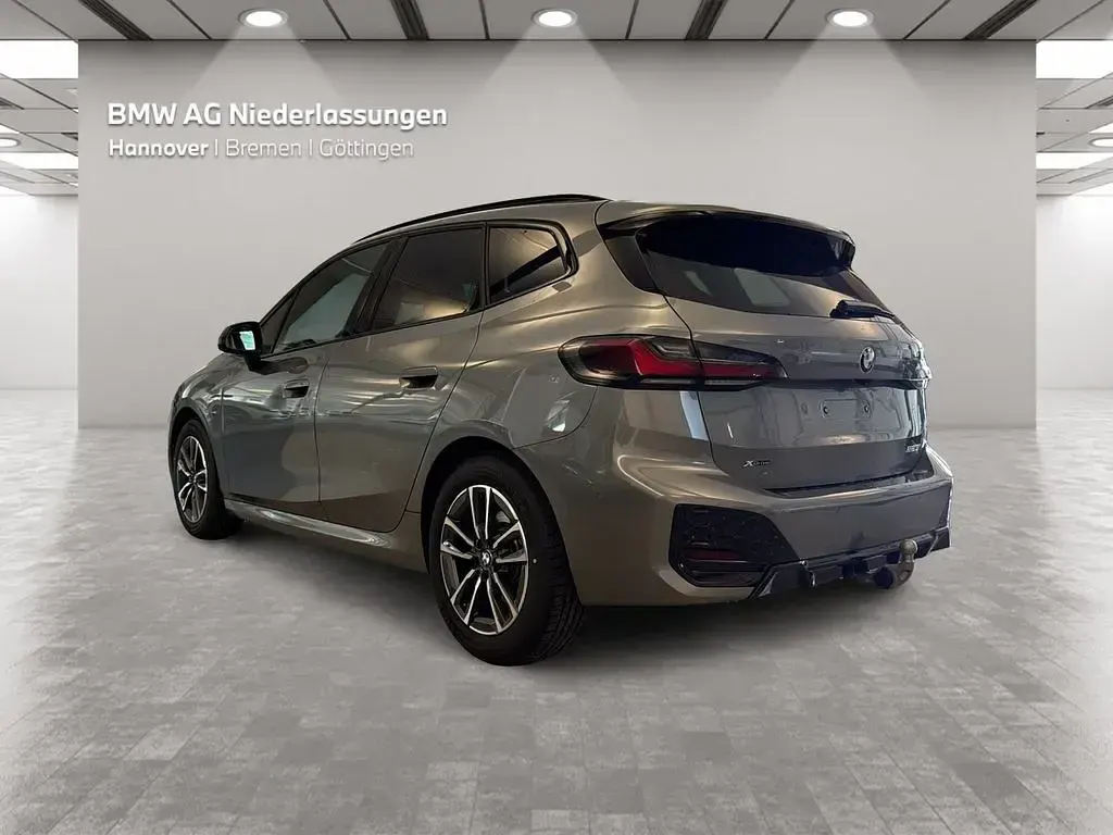 Gebraucht BMW 223 Active Tourer M Sport 204 PS (150 kW) 2025 Grau Van / Kleinbus