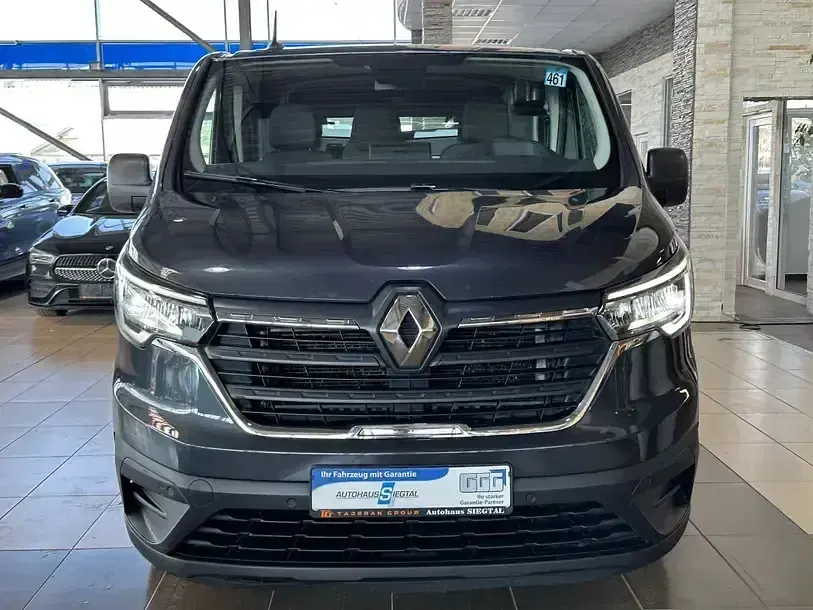 Gebraucht Renault Trafic Komfort 120 PS (88 kW) 2022 Grau Van / Kleinbus