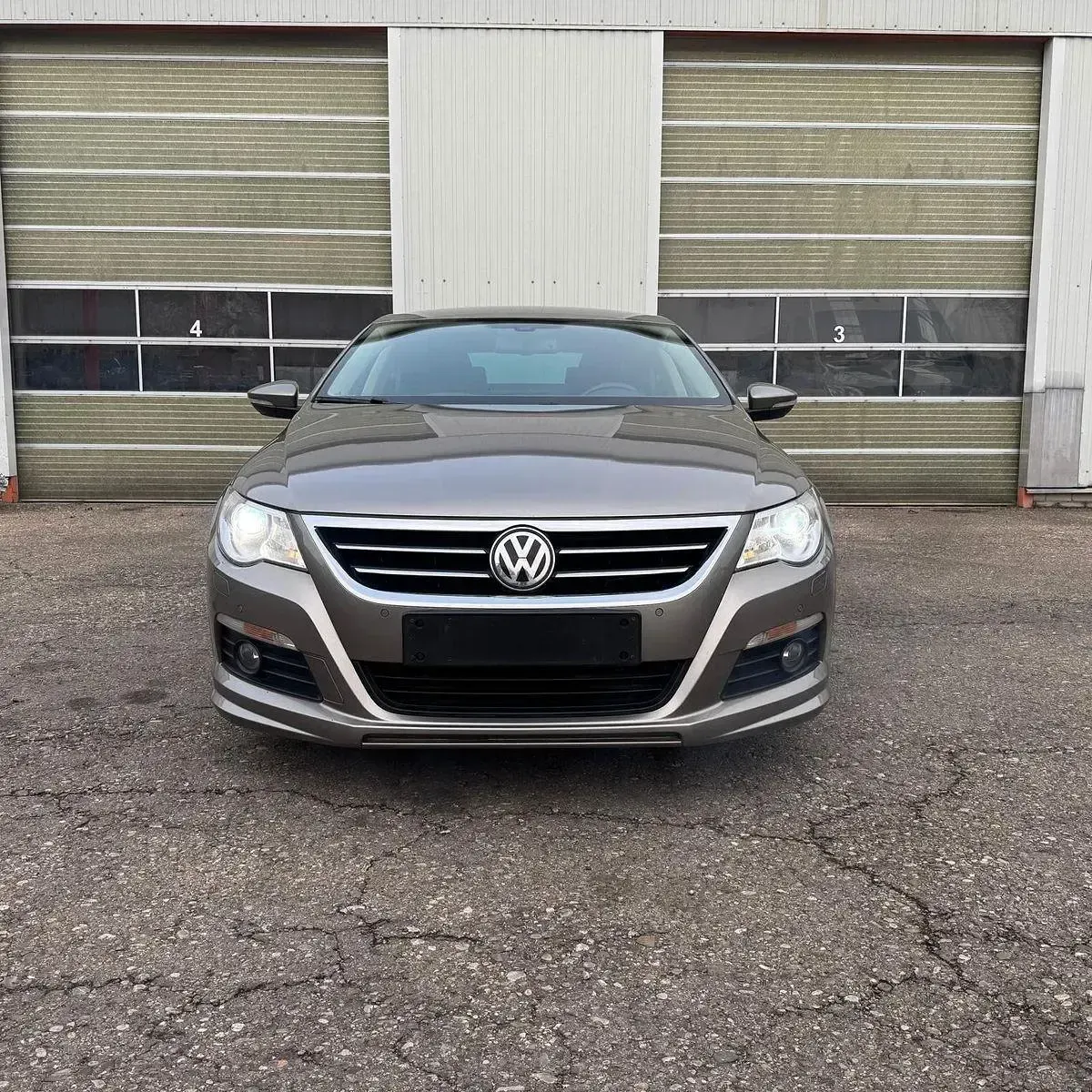 Używany VW Passat 170 KM (125 kW) 2012 Szary Sedan/Limuzyna