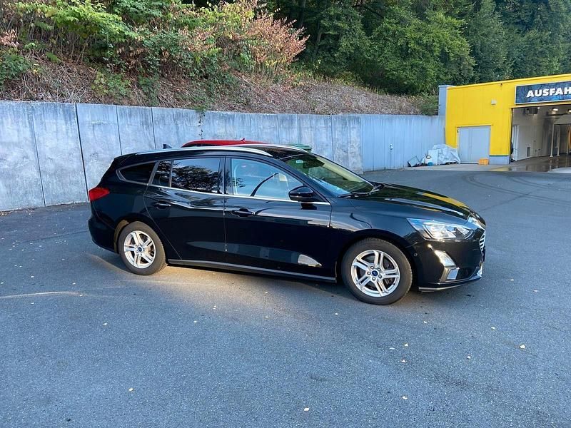 Gebraucht Ford Focus Trend 120 PS (88 kW) 2020 Schwarz Kombi