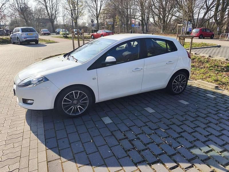 Gebraucht Fiat Bravo 120 PS (88 kW) 2010 Weiß Kleinwagen