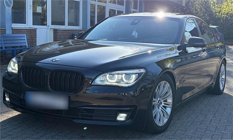 Usata BMW 730 258 CV (189 kW) 2012 Nero Berlina