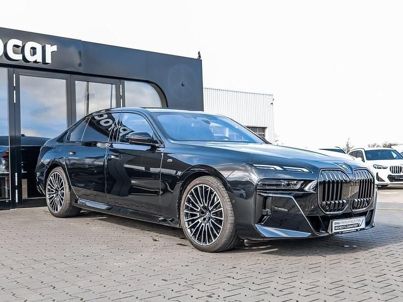 Second-hand BMW 740 Performance 286 CP (210 kW) 2025 Negru Berlinǎ