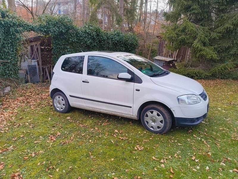 Gebraucht VW Fox 54 PS (39 kW) 2008 Weiß Kleinwagen