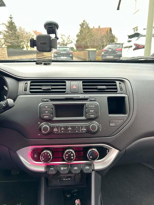 Gebraucht Kia Rio 86 PS (63 kW) 2014 Kleinwagen