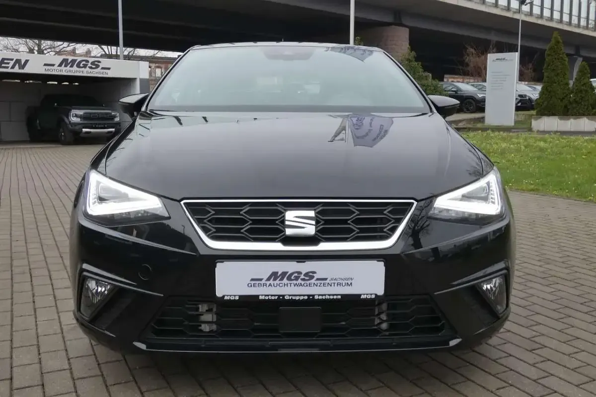 Gebraucht Seat Ibiza FR 110 PS (80 kW) 2023 Mitternachtsschwarz Kleinwagen